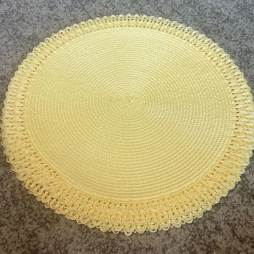 Homegoods Round Scalloped Placemats Set of  (4)